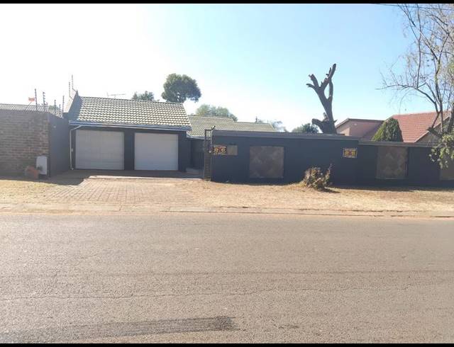 3 BEDROOM HOUSE FOR SALE IN RANDPOORT